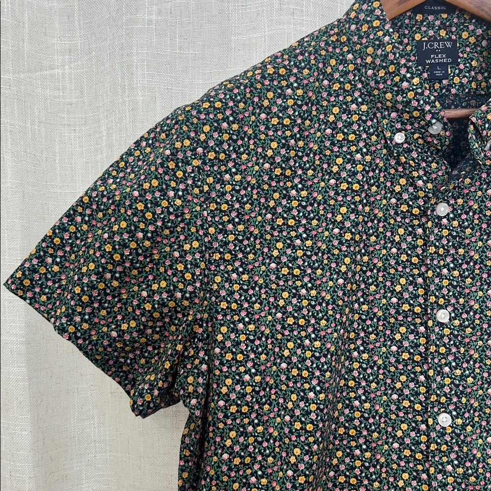 J.Crew Men’s Floral Short Sleeve Button-Up Shirt Size Large Excellent Condition